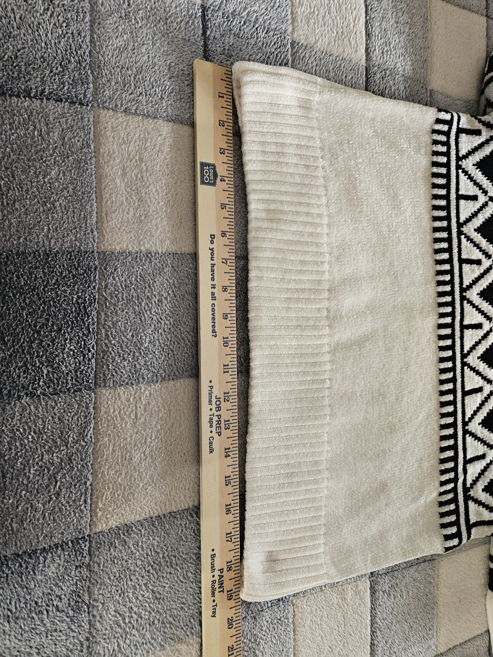 Women's Black & White Patterned Crewneck Sweater - Picture 9 of 11